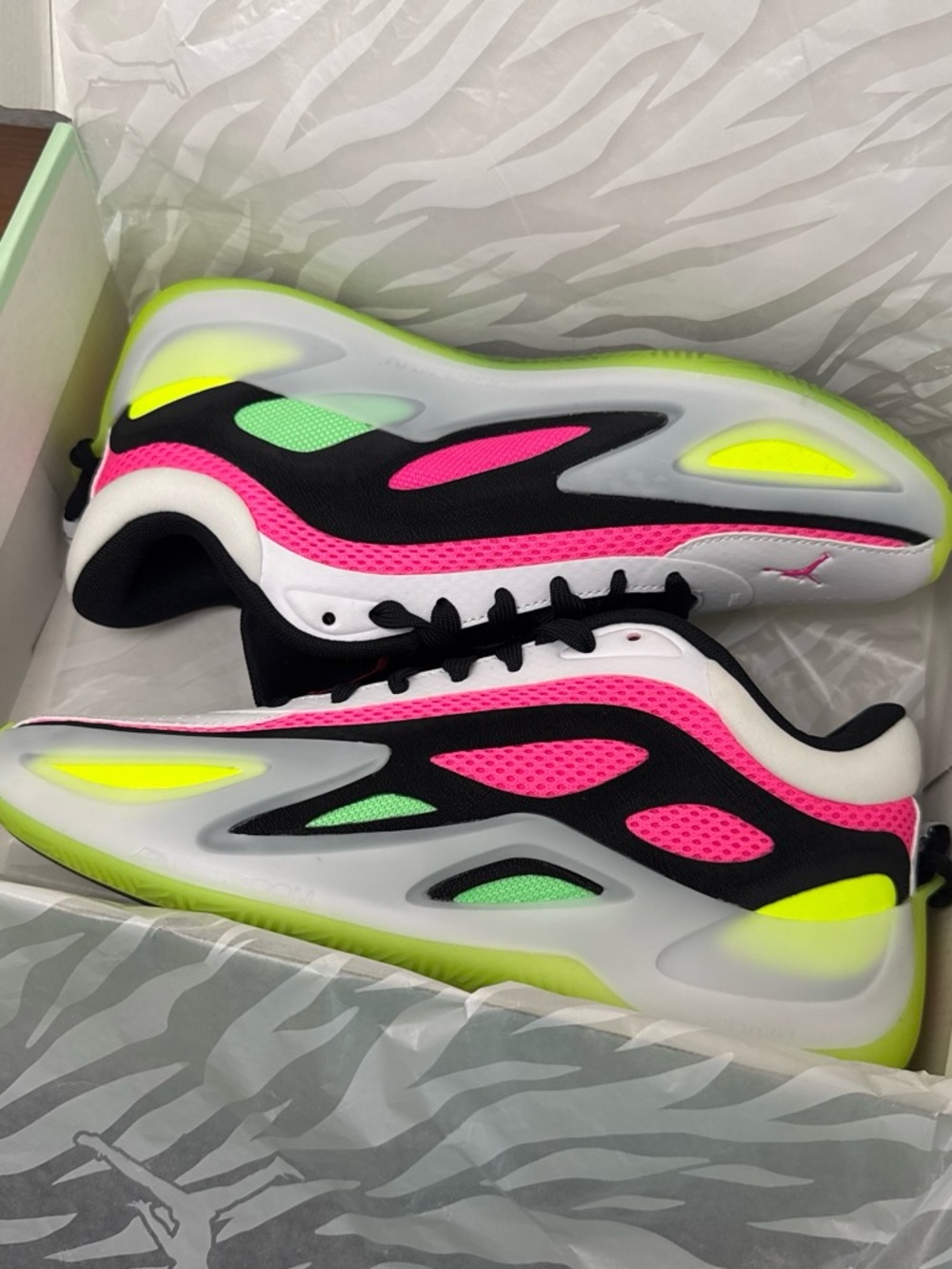 Jordan WMNS Heir Series 2 Neon Pink/Volt/White Sneaker